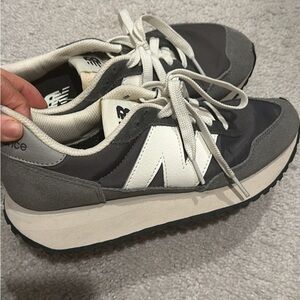 New Balance Women's Grey Sneakers